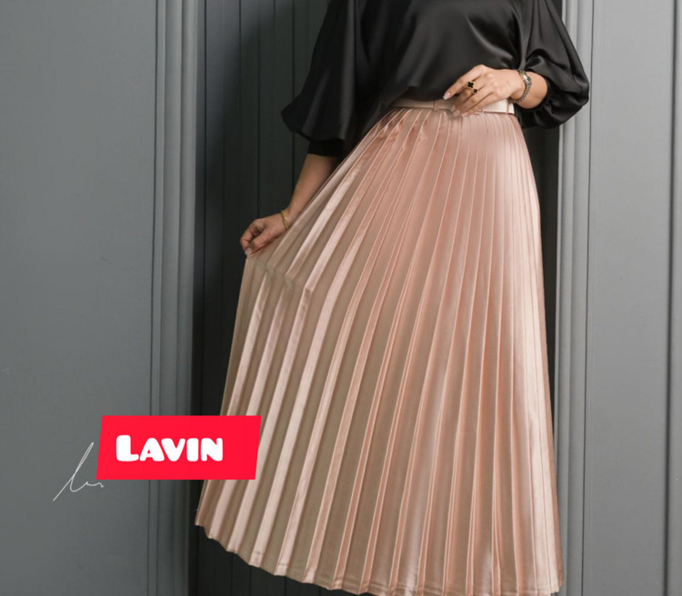 دامن پلیسه کرم