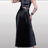 دامن پلیسه بلند