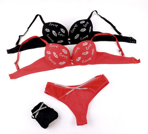 شورت و سوتین قرمز