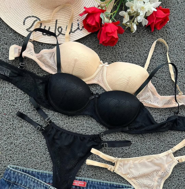 ست شورت و سوتین دکلته