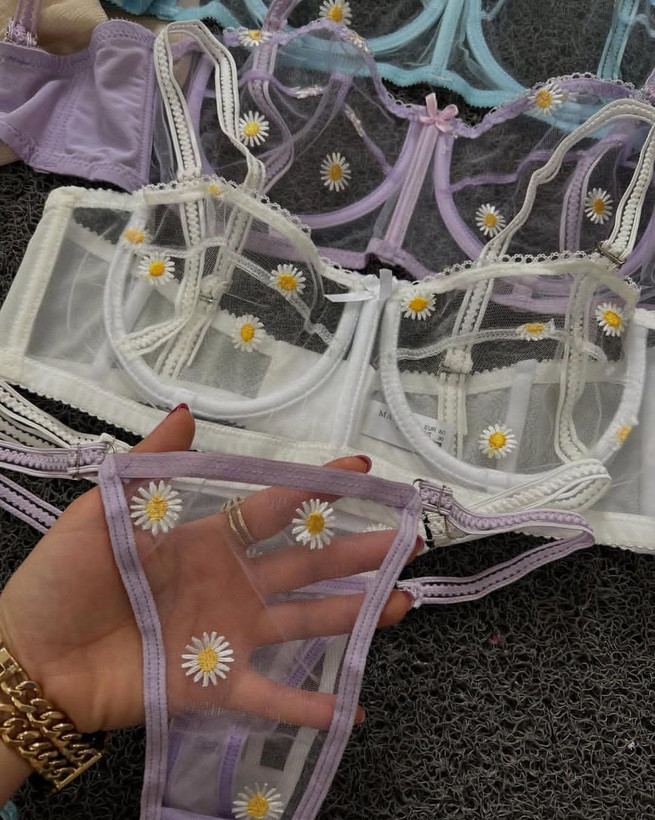 ست شورت و سوتین کارن تور حریر فنردار مدل بابونه