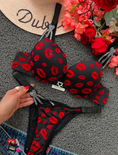 شورت و سوتین طرح لب